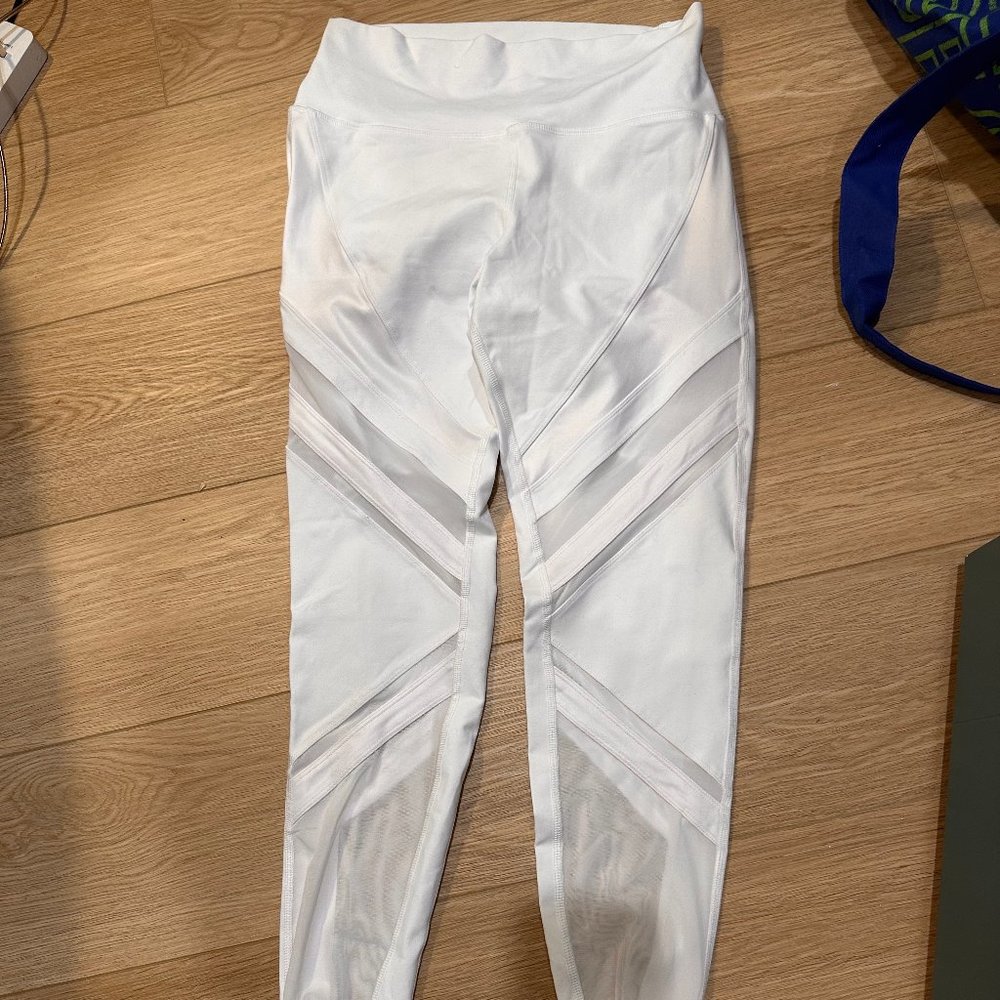 ALO Yoga White High Waist Legging with Mesh